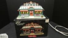 Spirit of America - Papa Joes Diner - LIGHT UP - Sants Best Series