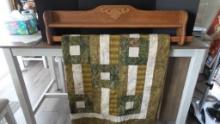 Quilt Rack. With Blanket-39 Inches wide