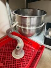 60 Quart Mixer Bown and Dough Hook