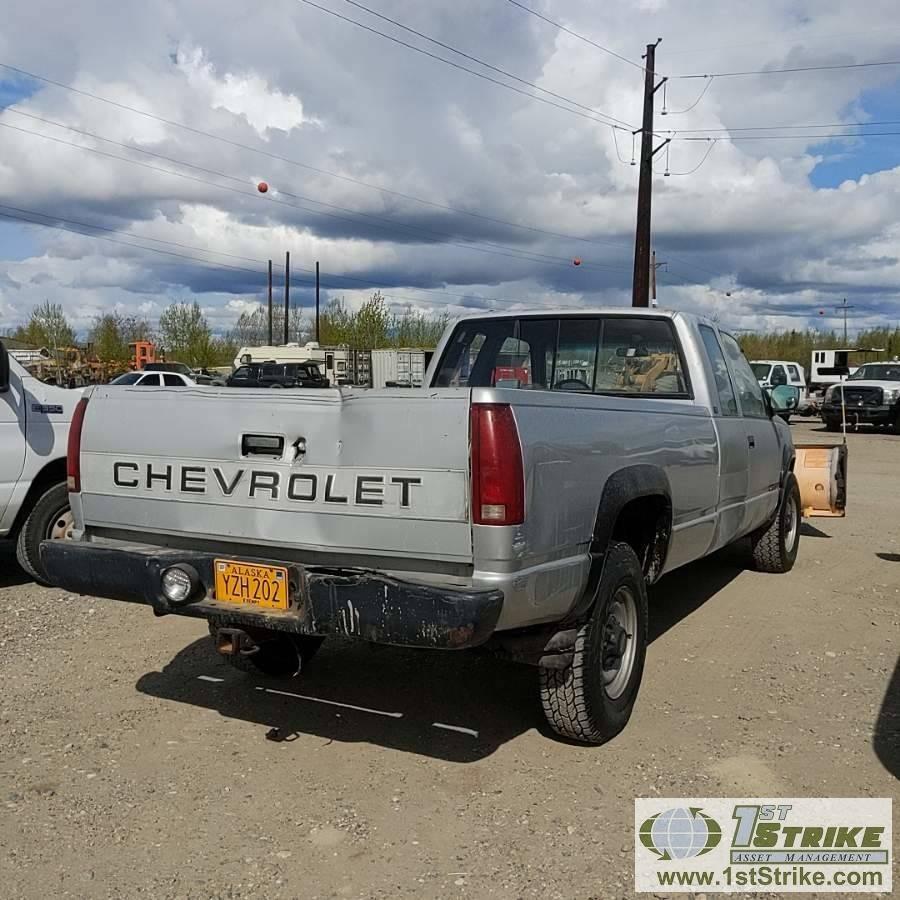 1991 CHEVROLET SILVERADO CHEYENNE, 6.2L DIESEL, 4X4, EXTENDED CAB, LONG BED, MEYER MODEL C-8 SNOWPLO