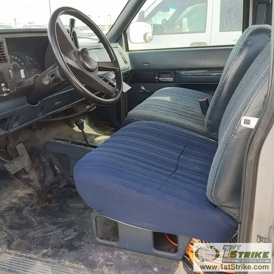1991 CHEVROLET SILVERADO CHEYENNE, 6.2L DIESEL, 4X4, EXTENDED CAB, LONG BED, MEYER MODEL C-8 SNOWPLO