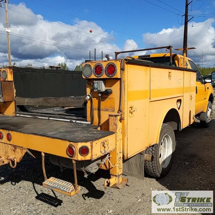 2004 FORD F-550 SUPERDUTY XL, 6.0L POWERSTROKE DIESEL, DUALLY, EXTENDED CAB, SERVICE BED