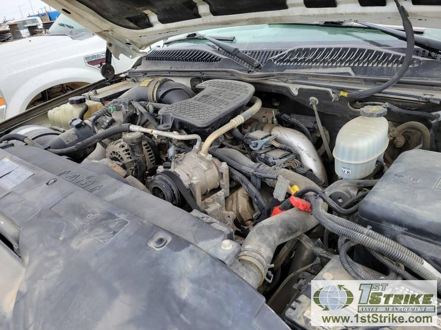 2006 GMC SIERRA 2500HD, 6.6L DURAMAX DIESEL, 4X4, CREW CAB, LONG BED. UNKNOWN MECHANICAL PROBLEMS