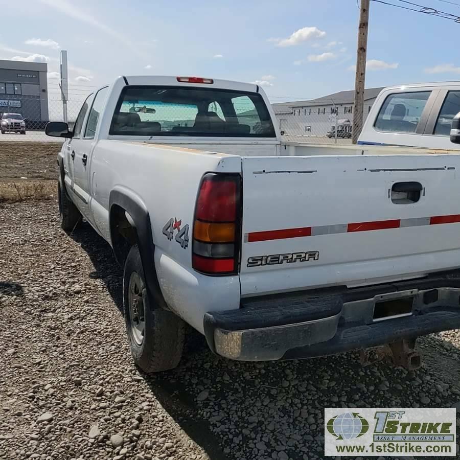 2006 GMC SIERRA 2500HD, 6.6L DURAMAX DIESEL, 4X4, CREW CAB, LONG BED. UNKNOWN MECHANICAL PROBLEMS