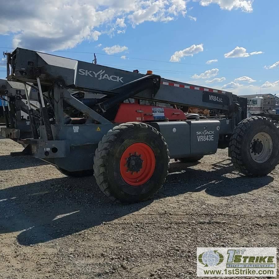 TELEHANDLER, 2015 SKY JACK VR843E. EROPS, 8000LB CAPACITY. 43FT MAX HEIGHT. MISSING OUTRIGGERS