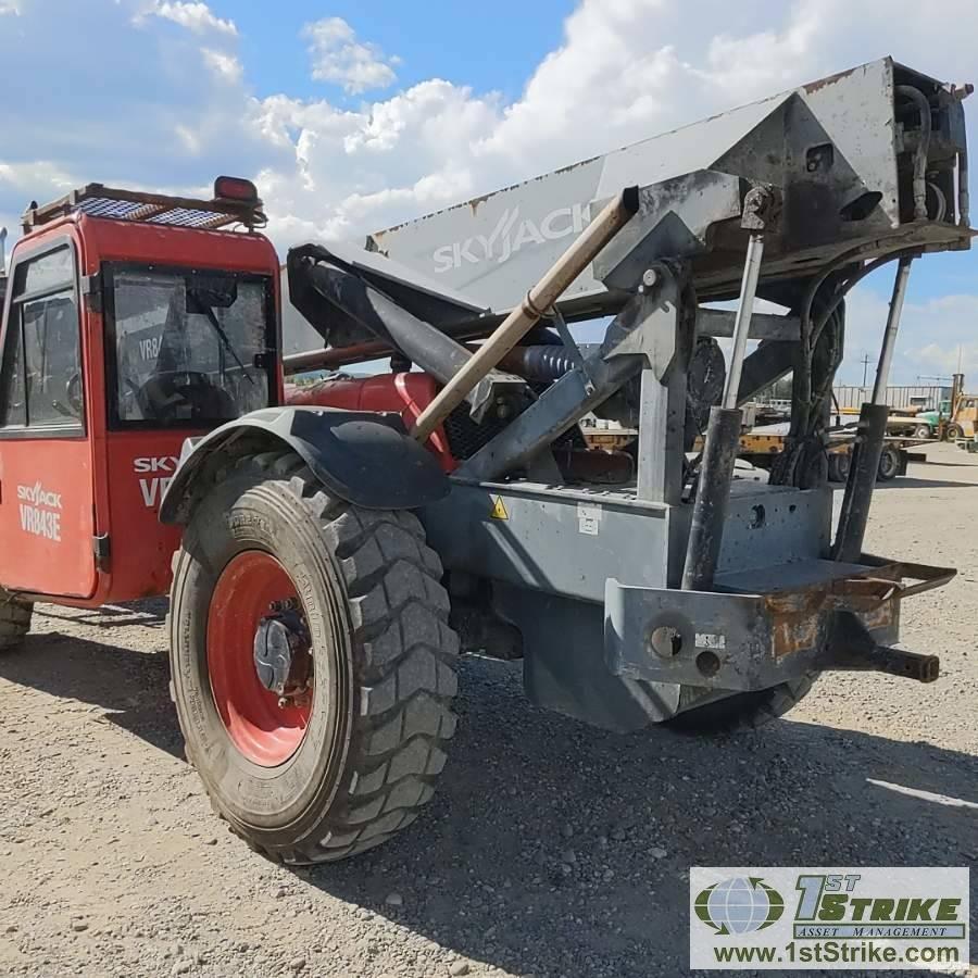 TELEHANDLER, 2015 SKY JACK VR843E. EROPS, 8000LB CAPACITY. 43FT MAX HEIGHT. MISSING OUTRIGGERS