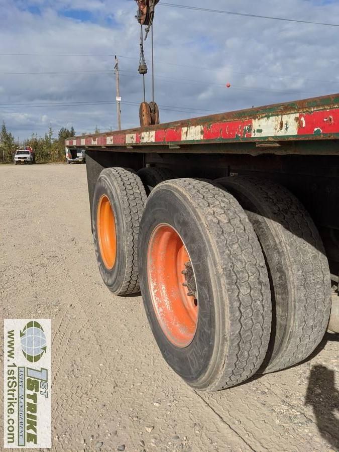 CRANE TRUCK, 2000 PETERBILT 378. CATERPILLAR C15 435 ENGINE, FULLER RTL016913A TRANSMISSION. JLG CRA