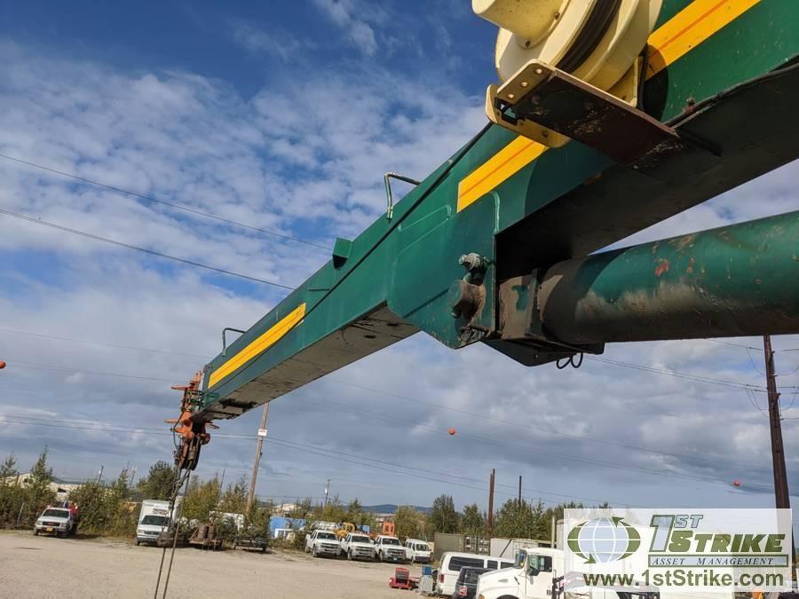 CRANE TRUCK, 2000 PETERBILT 378. CATERPILLAR C15 435 ENGINE, FULLER RTL016913A TRANSMISSION. JLG CRA