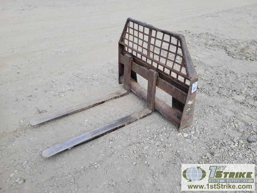 SKIDSTEER ATTACHMENT, PALLET FORKS, CATERPILLAR, 48IN