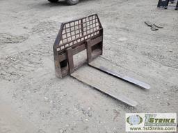 SKIDSTEER ATTACHMENT, PALLET FORKS, CATERPILLAR, 48IN