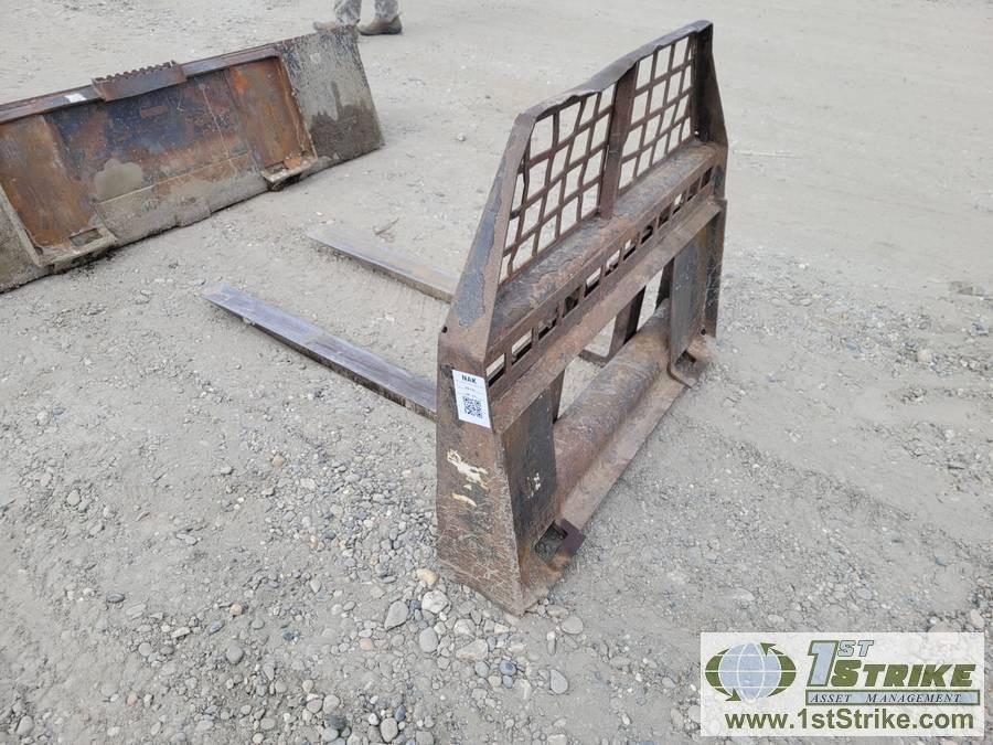 SKIDSTEER ATTACHMENT, PALLET FORKS, CATERPILLAR, 48IN