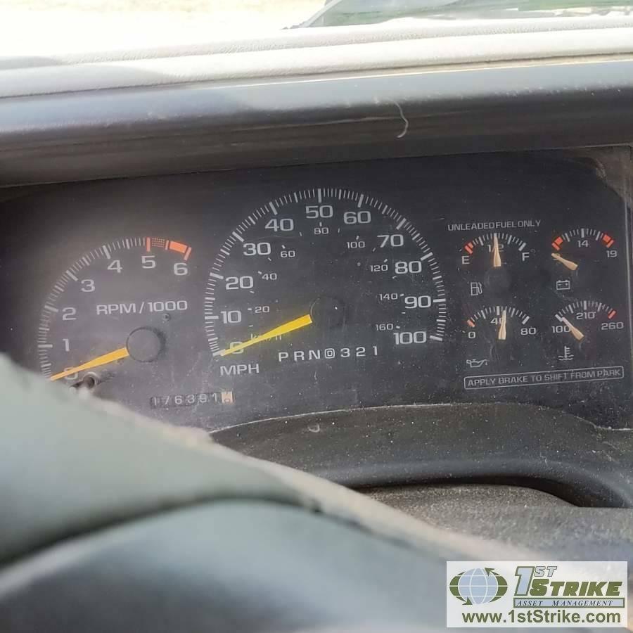1996 CHEVROLET TAHOE 1500LT, 5.7L VORTEC, 4X4, 4-DOOR