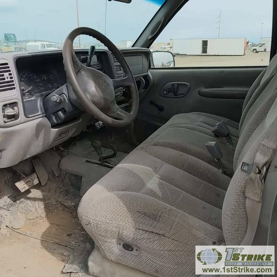 1999 CHEVROLET SUBURBAN 2500, 5.7L VORTEC, 4X4