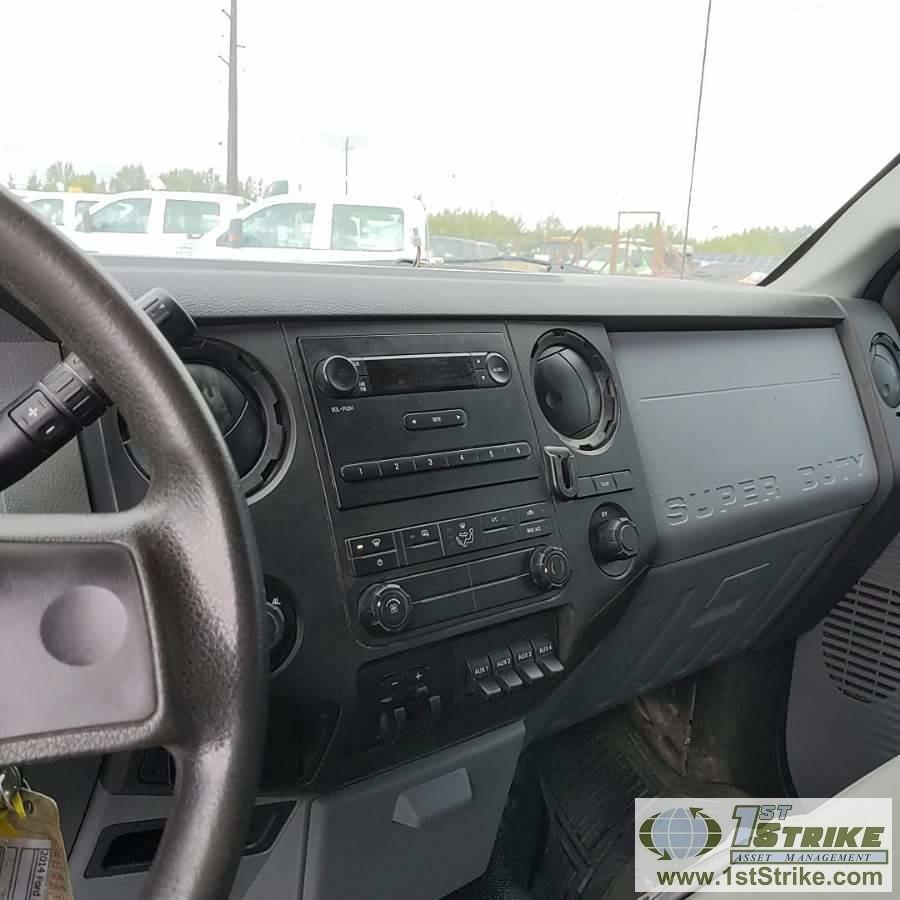 2014 FORD F-350 LARIAT, 6.7L POWERSTROKE, 4X4, DUALLY, CREW CAB, FLAT BED SN:1FD8W3HTXEEB08424