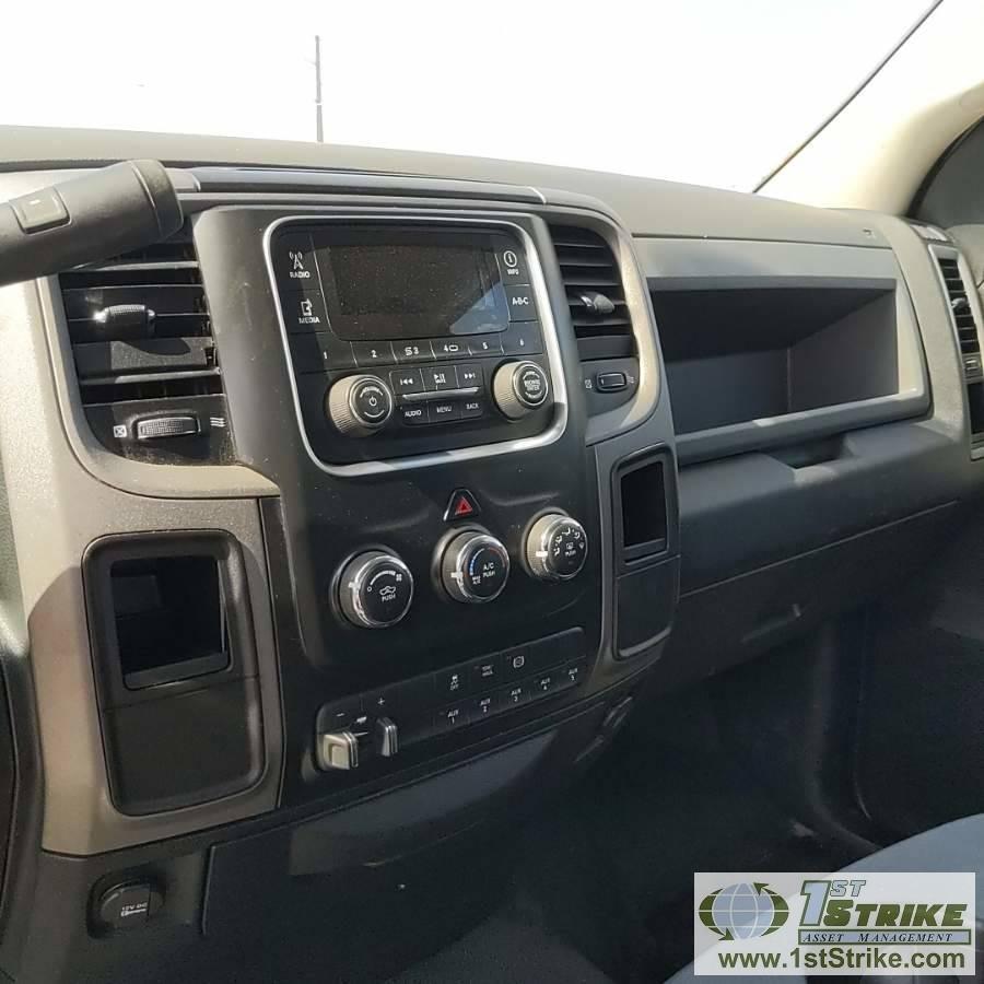 2015 RAM 5500 HEAVY DUTY, 6.7L CUMMINS, RWD, DUALLY, REGULAR CAB, 13FT 6IN FLAT BED W/GOOSENECK HITC