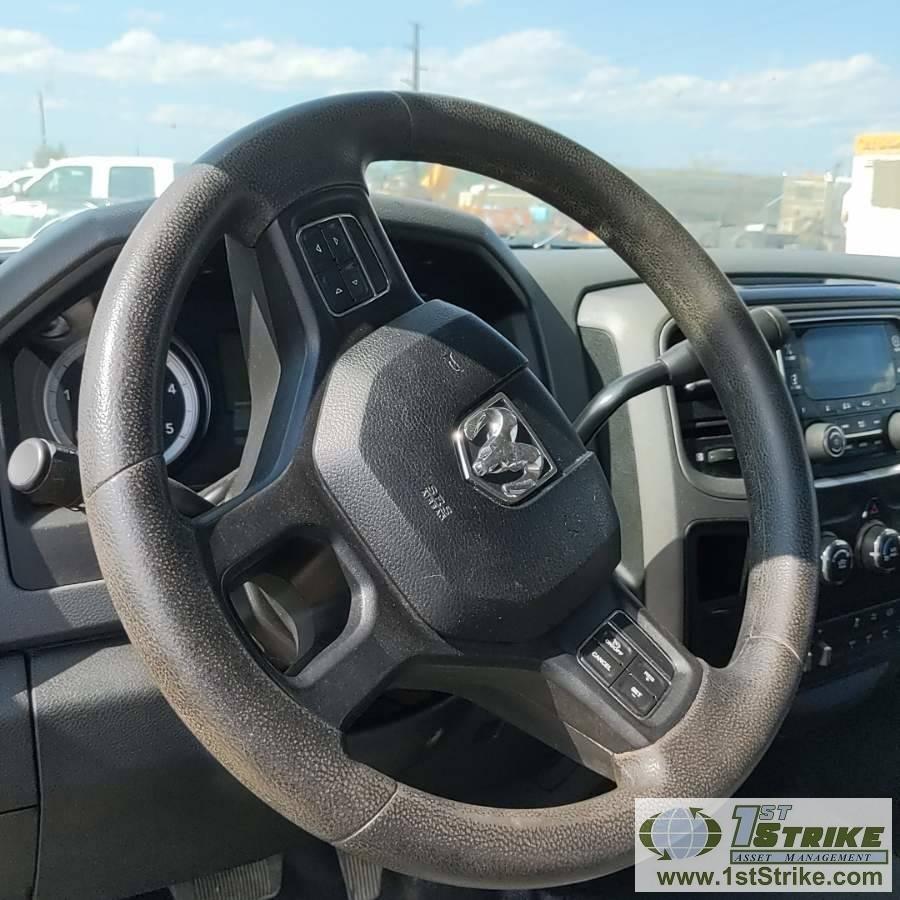 2015 RAM 5500 HEAVY DUTY, 6.7L CUMMINS, RWD, DUALLY, REGULAR CAB, 13FT 6IN FLAT BED W/GOOSENECK HITC