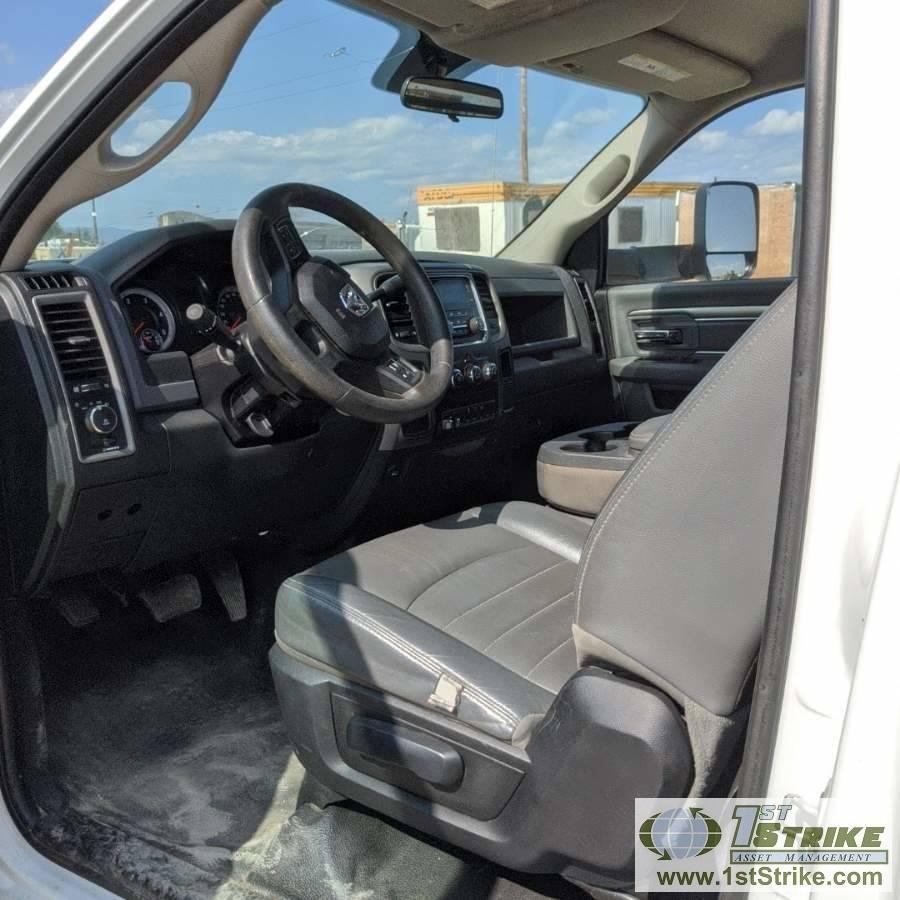 2015 RAM 5500 HEAVY DUTY, 6.7L CUMMINS, RWD, DUALLY, REGULAR CAB, 13FT 6IN FLAT BED W/GOOSENECK HITC