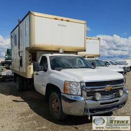 2009 CHEVROLET SILVERADO 3500HD, 6.6L DURAMAX, 4X4, REGULAR CAB, DUALLY, 12FT CAB OVER BOX, WITH TOO