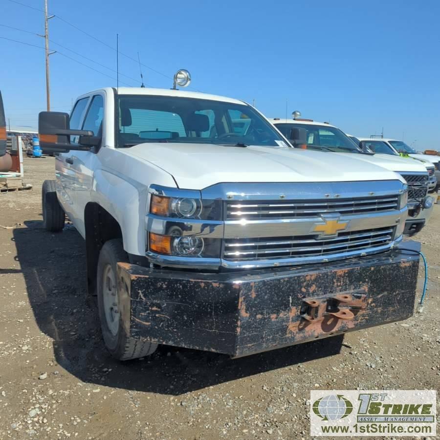 2015 CHEVROLET SILVERADO 2500HD, 6.0L VORTEC, 4X4, CREW CAB, CAB AND CHASSIS ONLY. WEBASTO HEAT