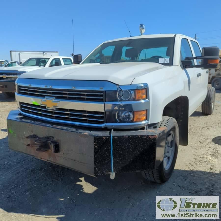 2015 CHEVROLET SILVERADO 2500HD, 6.0L VORTEC, 4X4, CREW CAB, CAB AND CHASSIS ONLY. WEBASTO HEAT
