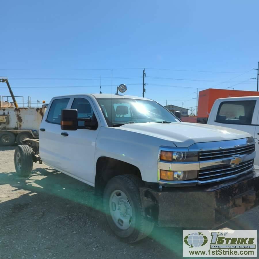 2015 CHEVROLET SILVERADO 2500HD, 6.0L VORTEC, 4X4, CREW CAB, CAB AND CHASSIS ONLY. WEBASTO HEAT