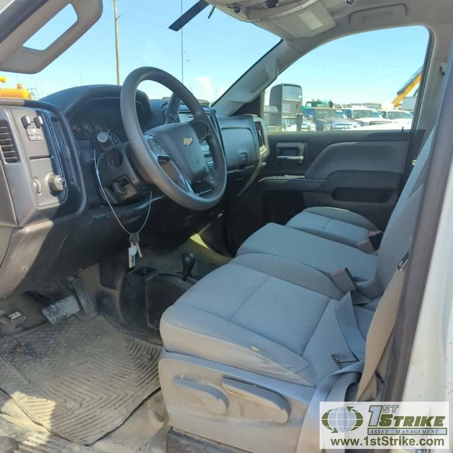 2015 CHEVROLET SILVERADO 2500HD, 6.0L VORTEC, 4X4, CREW CAB, CAB AND CHASSIS ONLY. WEBASTO HEAT