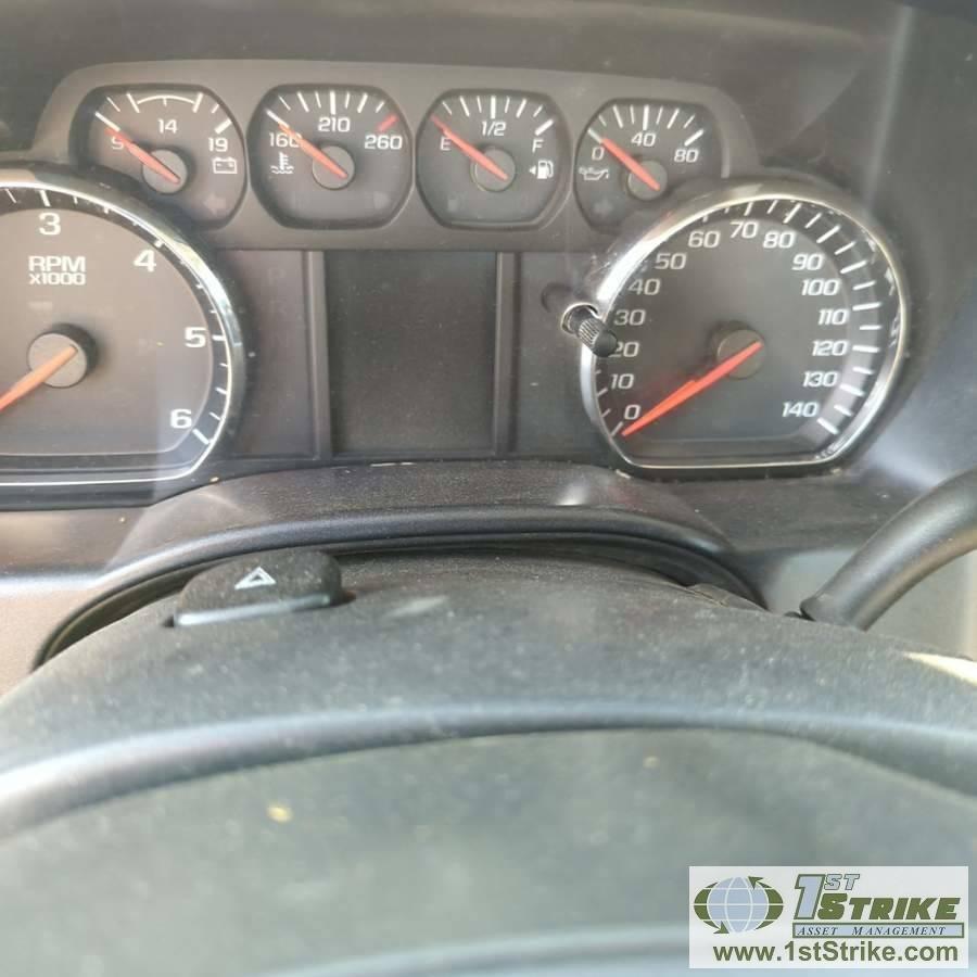 2015 CHEVROLET SILVERADO 2500HD, 6.0L VORTEC, 4X4, CREW CAB, CAB AND CHASSIS ONLY. WEBASTO HEAT