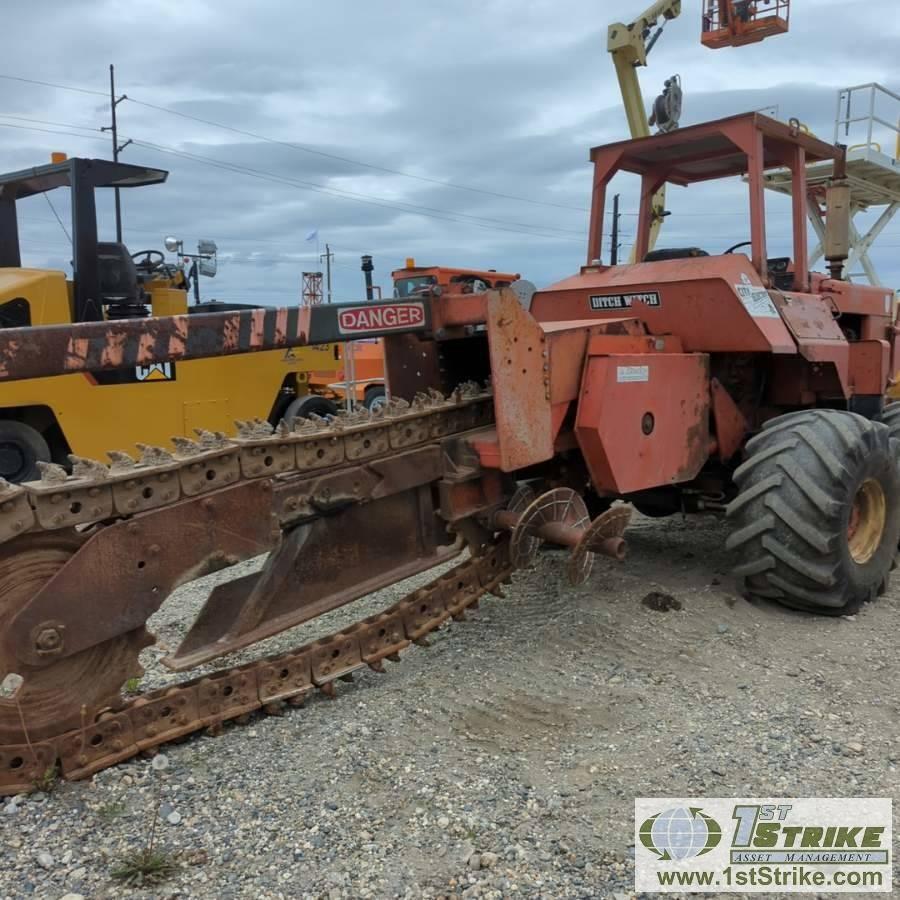 WHEELED TRENCHER, DITCH WITCH R100A, AWD, REAR CHAIN TRENCHER, FRONT SPOOL CARRIER