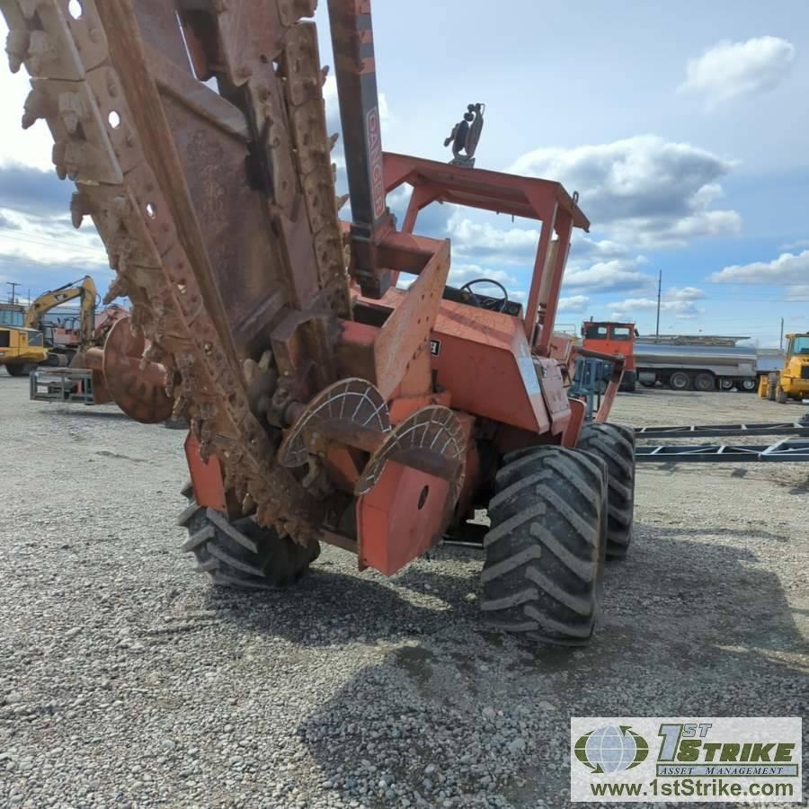 WHEELED TRENCHER, DITCH WITCH R100A, AWD, REAR CHAIN TRENCHER, FRONT SPOOL CARRIER