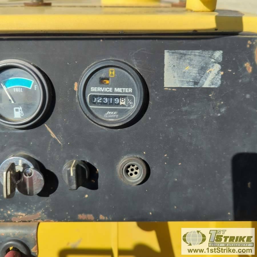 DOZER, KOMATSU D21P-7, OROPS, 8FT 6-WAY BLADE, 4 CYLINDER DIESEL ENGINE