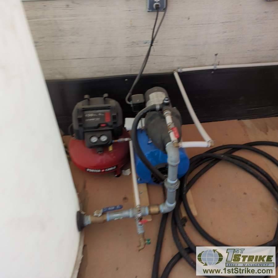 BATHROOM UNIT, 1996 UTILITY SEMI TRAILER TYPE VS3R, TRIPLE AXLE, 53FT, WITH MEN'S AND WOMEN'S ROOMS,