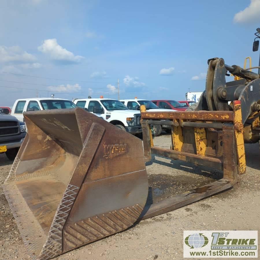 LOADER, 2007 JOHN DEERE 724J, EROPS,  QUICK ATTACH, W/8FT FORKS, 9FT GP BUCKET