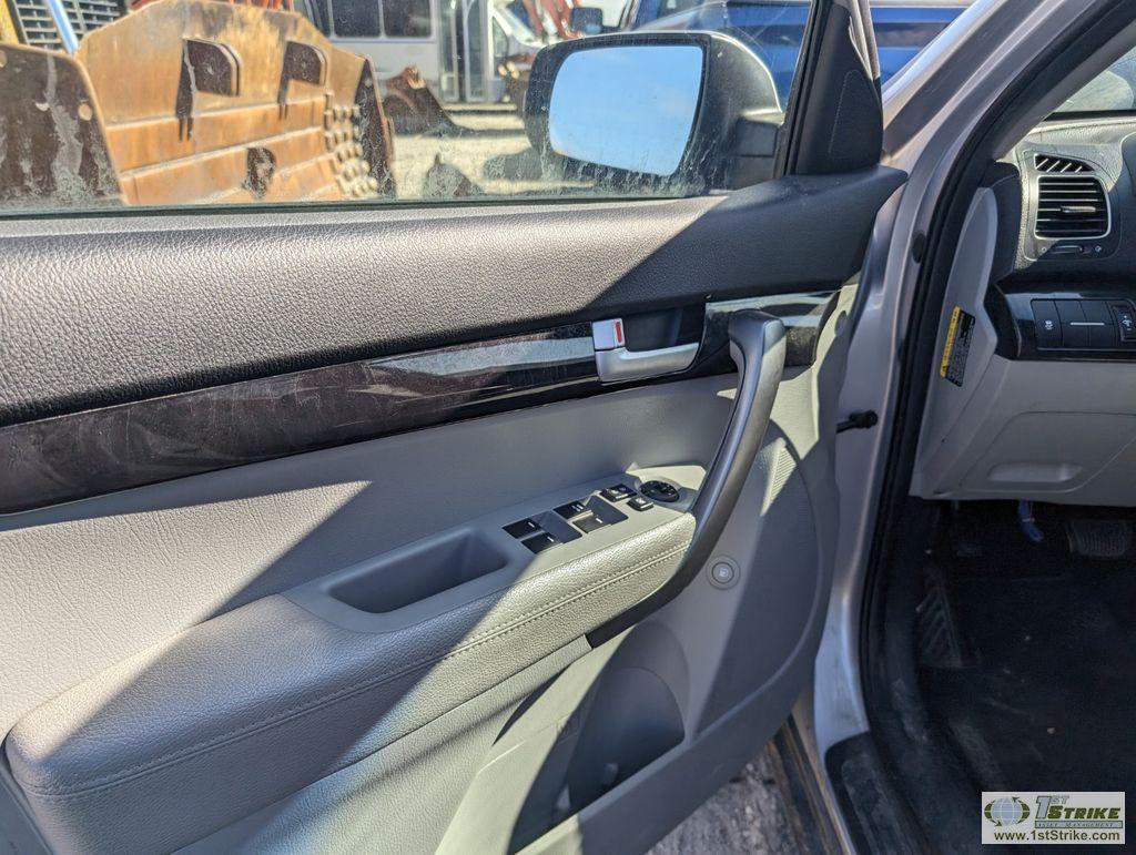 2015 KIA SORENTO GDI, 2.4L GAS, FWD