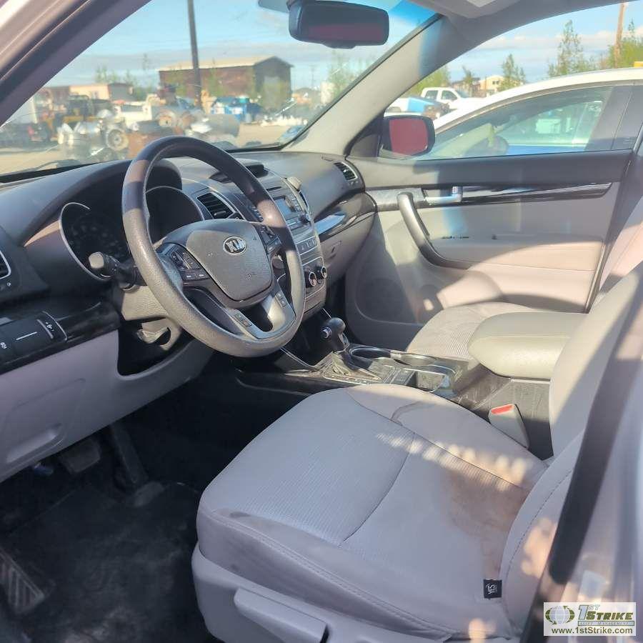 2015 KIA SORENTO GDI, 2.4L GAS, FWD