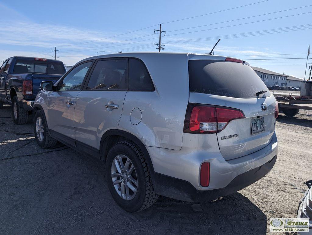 2015 KIA SORENTO GDI, 2.4L GAS, FWD