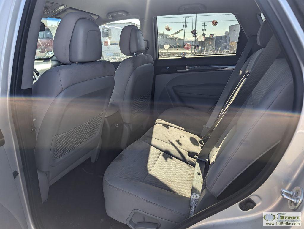 2015 KIA SORENTO GDI, 2.4L GAS, FWD