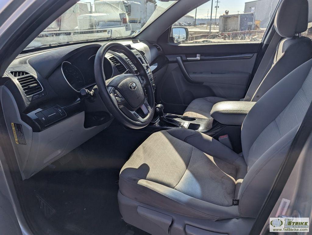 2015 KIA SORENTO GDI, 2.4L GAS, FWD