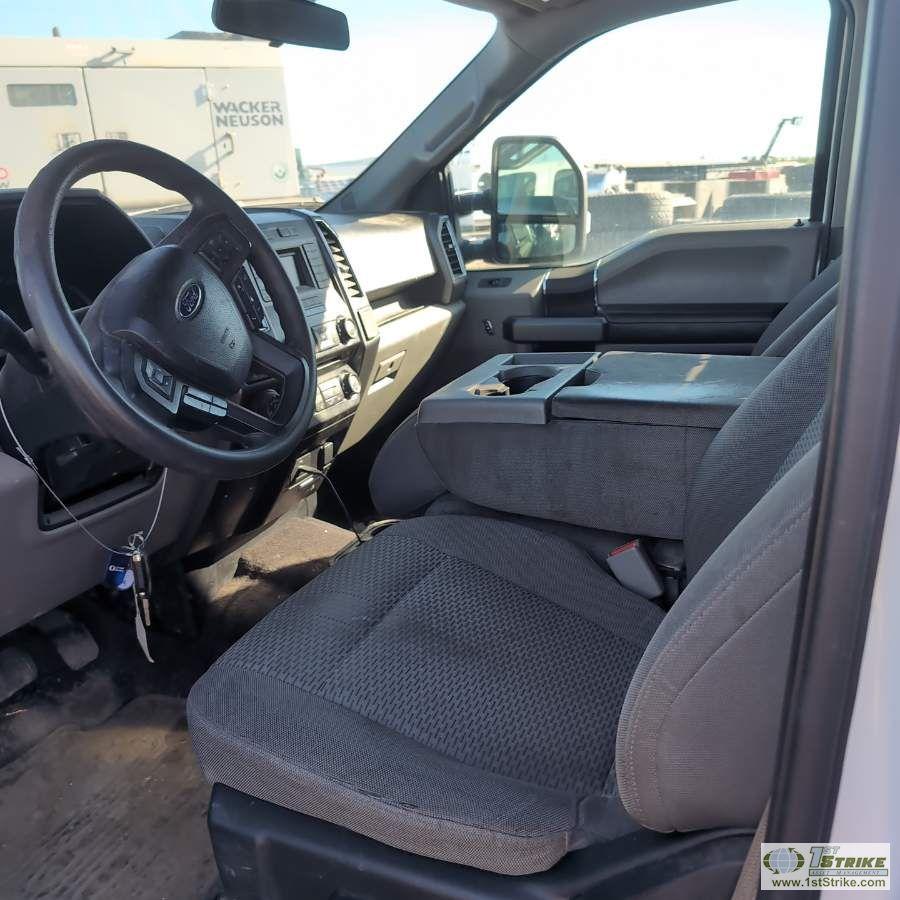 2016 FORD F-150, 2.7L ECOBOOST, 4X4, CREW CAB, SHORT BED. UNKNOWN MECHANICAL PROBLEMS. HEADGASKET LE