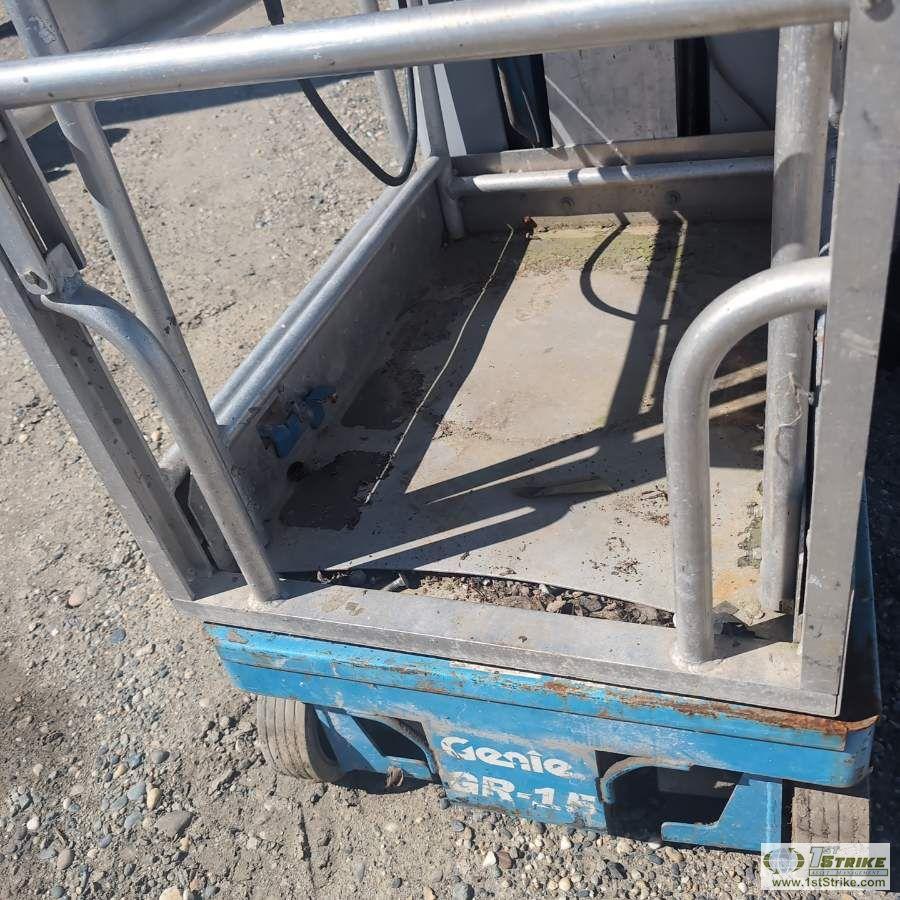 MANLIFT, 2004 GENIE GR-15 RUNABOUT, 85-264 VOLT AC INPUT, 24V DC, 15FT 2IN MAX PLATFORM HEIGHT, 350L