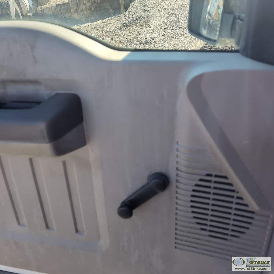 2009 FORD F-350 SUPERDUTY XL, 6.8L TRITON, 4X4, EXTENDED CAB, LONG BED