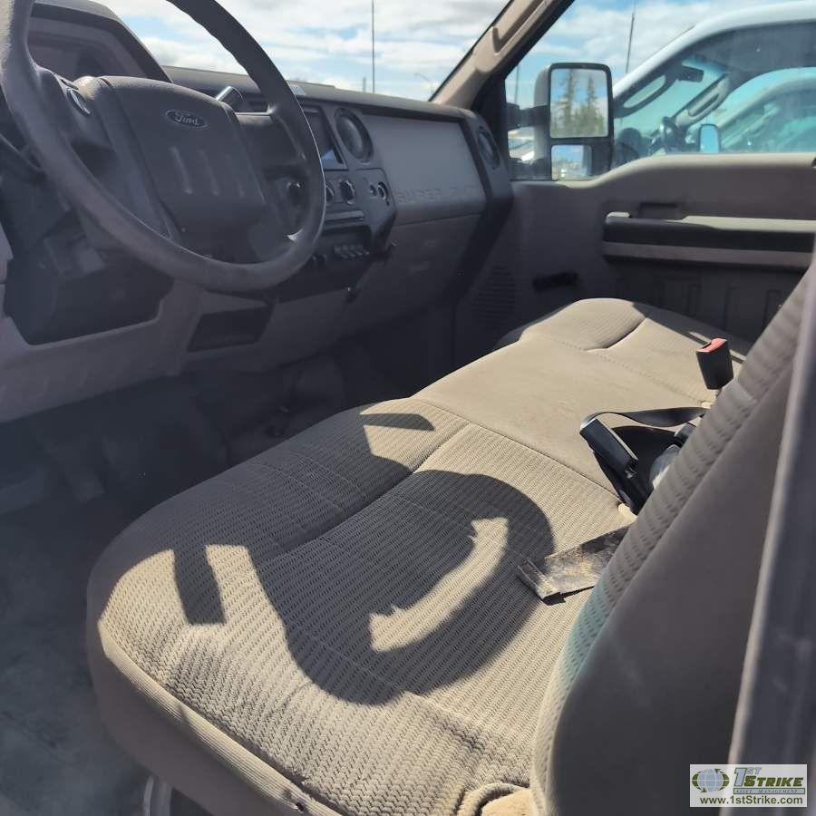 2009 FORD F-350 SUPERDUTY XL, 6.8L TRITON, 4X4, EXTENDED CAB, LONG BED