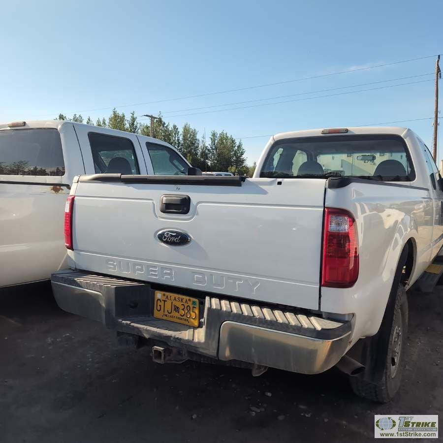 2009 FORD F-350 SUPERDUTY XL, 6.8L TRITON, 4X4, EXTENDED CAB, LONG BED