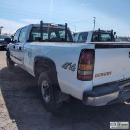 2006 GMC SIERRA 2500HD, 6.6L DURAMAX, 4X4, CREW CAB, LONG BED
