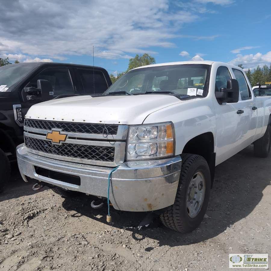 2013 CHEVROLET SILVERADO 2500HD, 6.6L DURAMAX, 4X4, CREW CAB, LONG BED. UNKOWN MECHANICAL PROBLEMS.