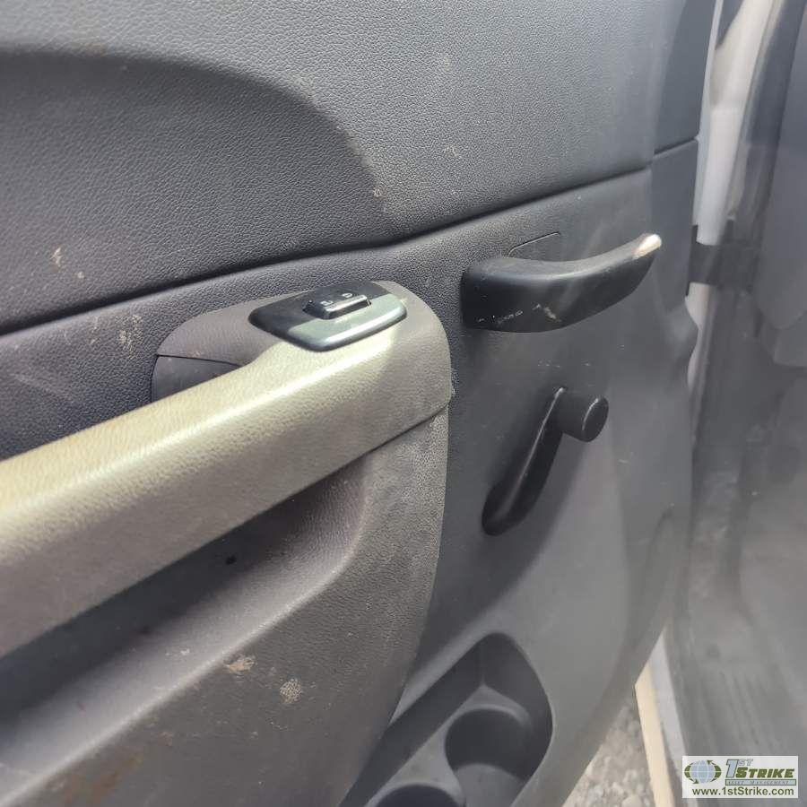2013 CHEVROLET SILVERADO 2500HD, 6.6L DURAMAX, 4X4, CREW CAB, LONG BED. UNKOWN MECHANICAL PROBLEMS.