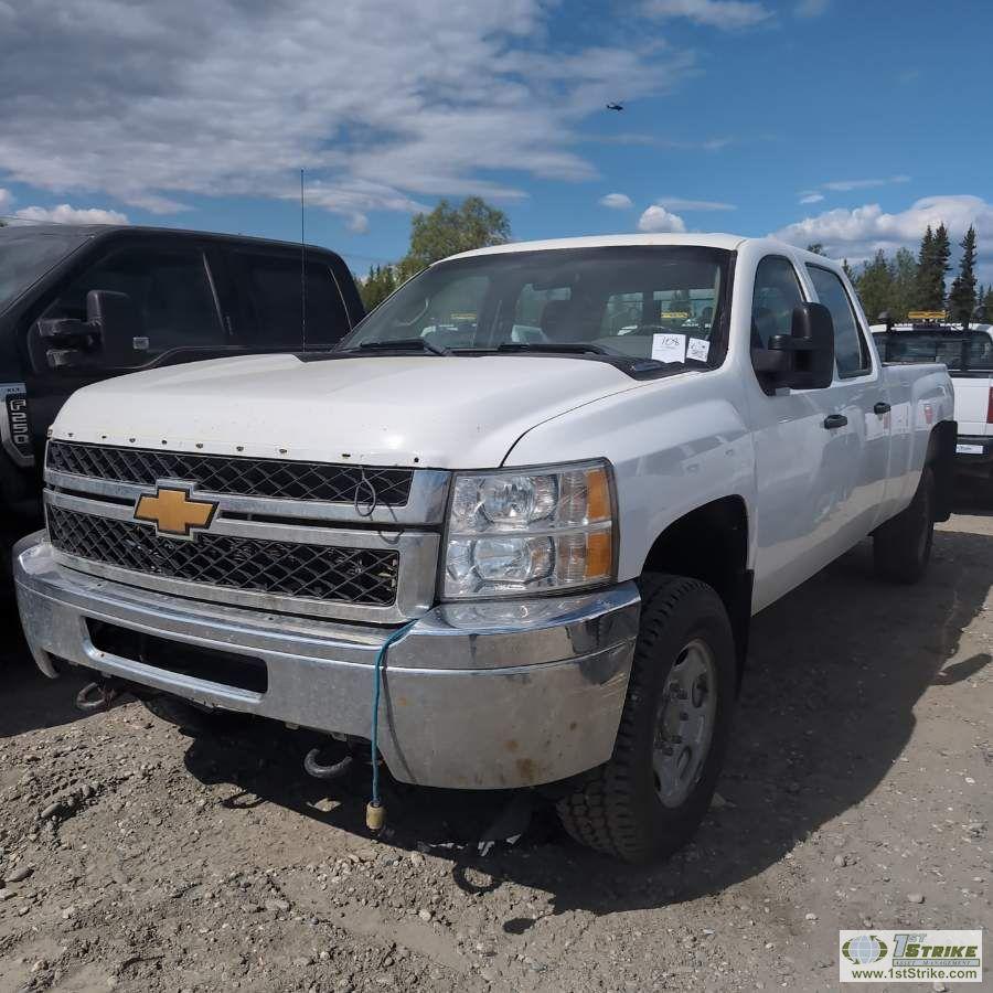 2013 CHEVROLET SILVERADO 2500HD, 6.6L DURAMAX, 4X4, CREW CAB, LONG BED. UNKOWN MECHANICAL PROBLEMS.