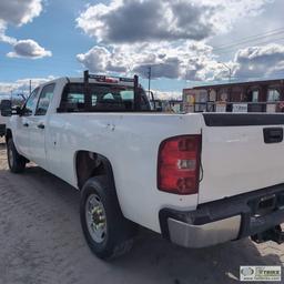 2013 CHEVROLET SILVERADO 2500HD, 6.6L DURAMAX, 4X4, CREW CAB, LONG BED. UNKOWN MECHANICAL PROBLEMS.
