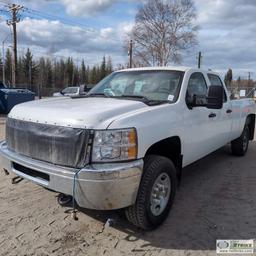 2013 CHEVROLET SILVERADO 2500HD, 6.6L DURAMAX, 4X4, CREW CAB, LONG BED. UNKOWN MECHANICAL PROBLEMS.