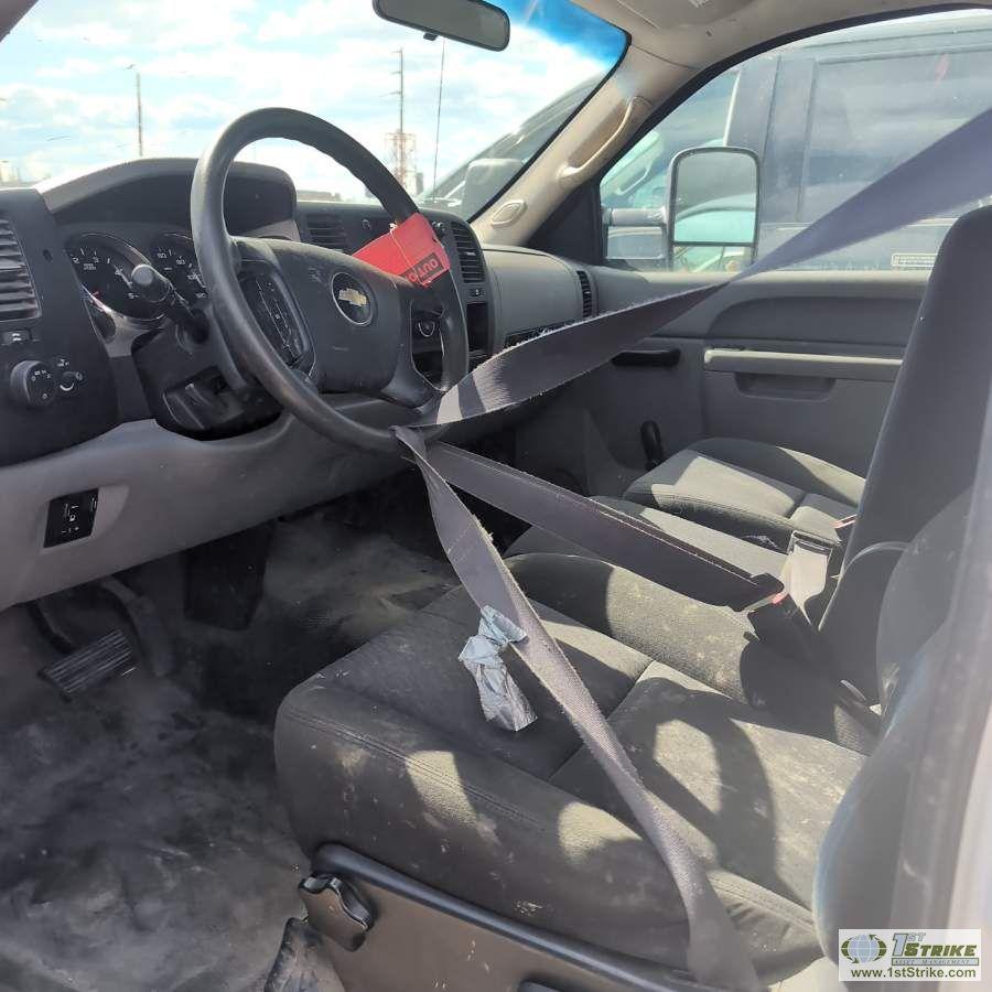 2013 CHEVROLET SILVERADO 2500HD, 6.6L DURAMAX, 4X4, CREW CAB, LONG BED. UNKOWN MECHANICAL PROBLEMS.