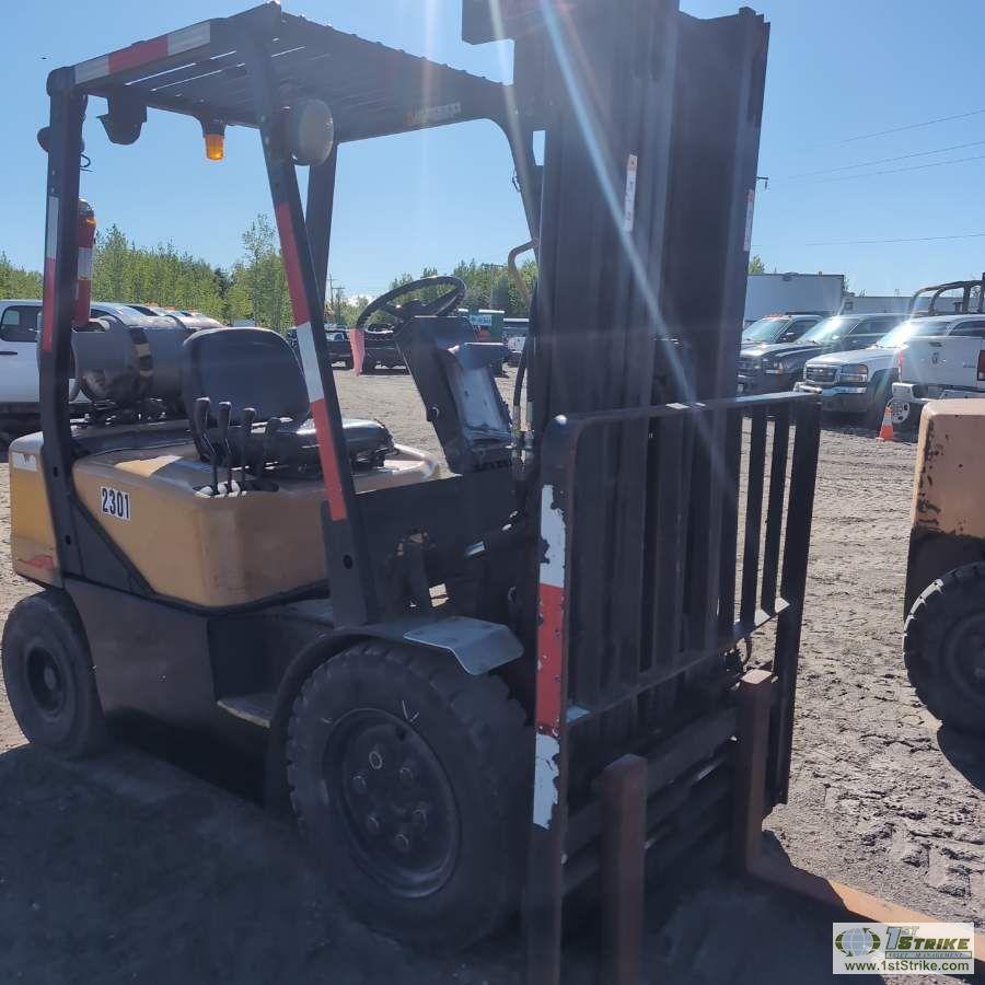 FORKLIFT, DAEWOO DOOSAN MODEL G25P, OROPS, 4800LB CAPACITY, 186IN LIFT HEIGHT, 4 CYLINDER LP ENGINE,